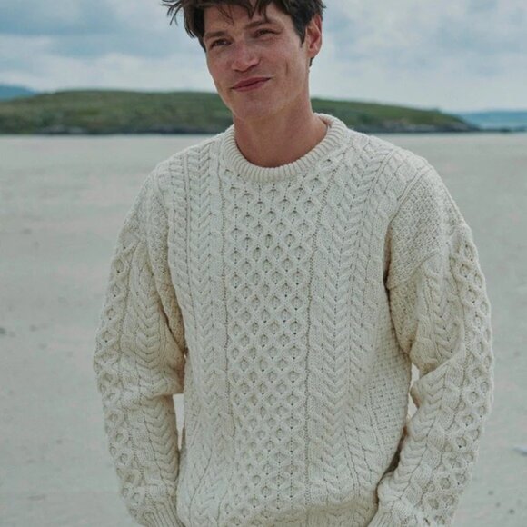 CARRAIG DONN IRISH FISHERMAN'S SWEATER - Picture 6 of 16